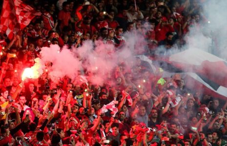 حمله هواداران پرسپولیس به نماینده مجلس/ تبعیض تا کی؟ پرسپولیس