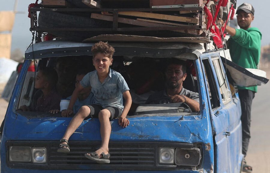 خروج هزاران فلسطینی از شهر غزه