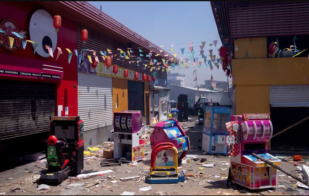 تخریب وسایل یک مجتمع تفریحی