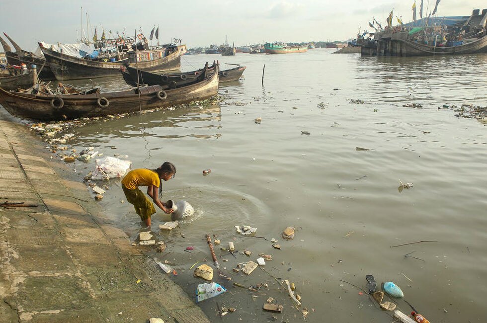 آلودگی شدید رودخانه ها در بنگلادش