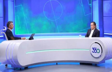 عادل فردوسی‌پور قرارداد ۱۳ میلیاردی استقلال