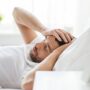 دلایل و راهکارهای پیشگیری سردرد صبحگاهی
