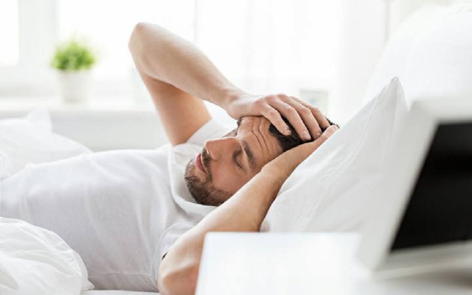 دلایل و راهکارهای پیشگیری سردرد صبحگاهی