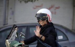 پلیس موتورسواری بانوان گواهینامه