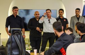 معارفه فرودگاهی اوسمار به بازیکنان پرسپولیس +عکس اوسمار