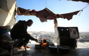 دیدنی های امروز؛ از تشییع جنازه ملکه مادر تایلند تا اعتراضات به حضور ترامپ در مالزی