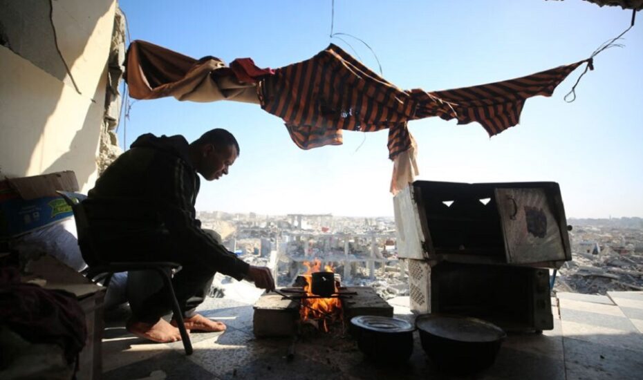 دیدنی های امروز؛ از تشییع جنازه ملکه مادر تایلند تا اعتراضات به حضور ترامپ در مالزی