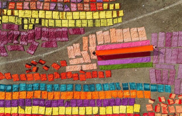 دیدنی های امروز؛ از رقص ترامپ در ژاپن تا جستجوی اجساد اسرای اسرائیلی در غزه دیدنی های امروز