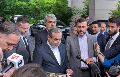 الجزیره: تهران لحن آشتیجویانه ترامپ را باور ندارد سفر+عراقچی+به+ژنو+و+استانبول+و+مذاکرات+با+اروپا (1)