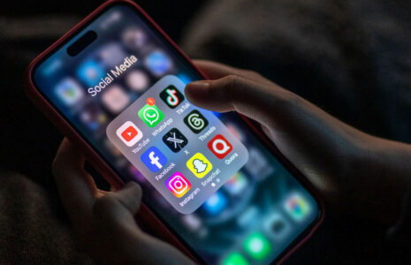 باز هم مخالفت با رفع فیلترینگ؛ وعده پزشکیان هنوز روی هواست فیلترینگ