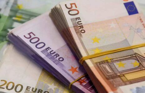 قیمت دلار، یورو و سایر ارزها ۷ آبان قیمت دلار، یورو و سایر ارزها ۷ آبان