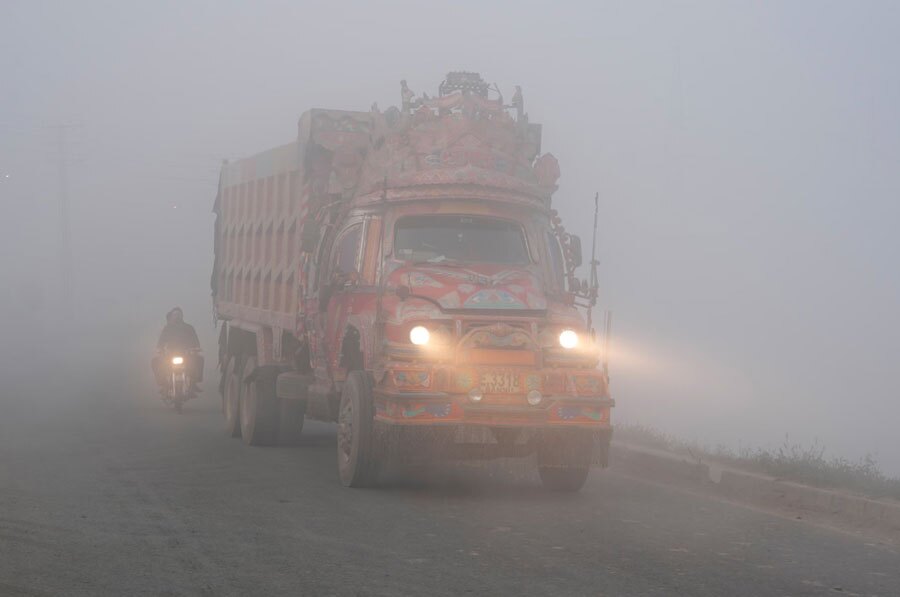 دیدنی های امروز؛ از جشن هالوین تا اعزام 3 فضانورد چینی به فضا آلودگی شدید هوا در شهر لاهور