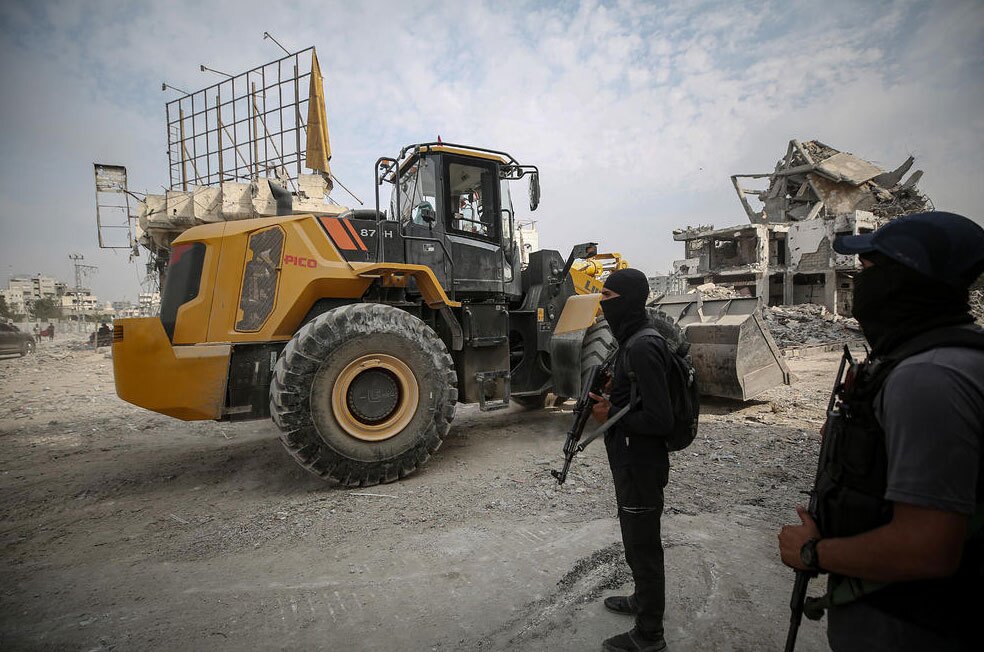 دیدنی های امروز؛ از تلفات زلزله شمال افغانستان تا یوز آسیایی باغ وحش انگلیس یافتن اجساد اسرای اسرائیلی در نوار غزه