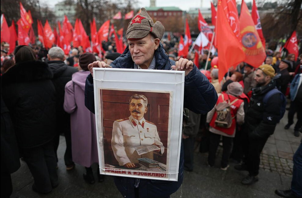 گرامیداشت صدوهشتمین سالگرد پیروزی انقلاب اکتبر روسیه 