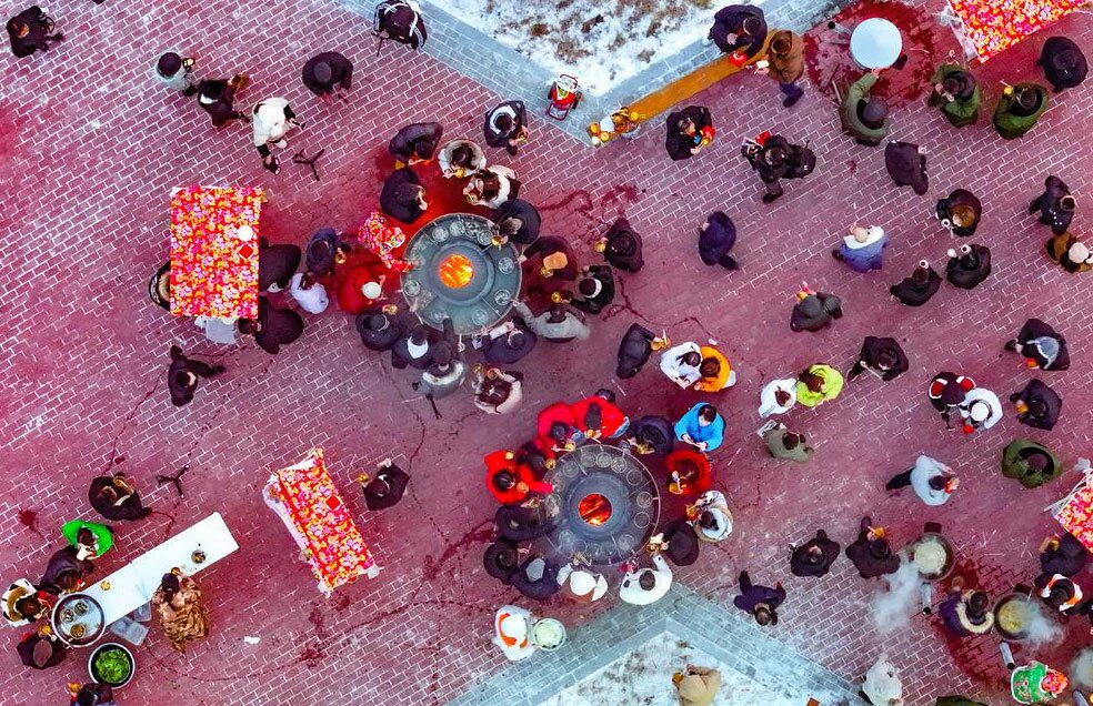 دیدنی های امروز؛ از مراسم آتش بازی سالانه در انگلیس تا آغاز به کار مدرسه ای در غزه آغاز فصل گردشگری زمستانی در شهر "هولونبویر"