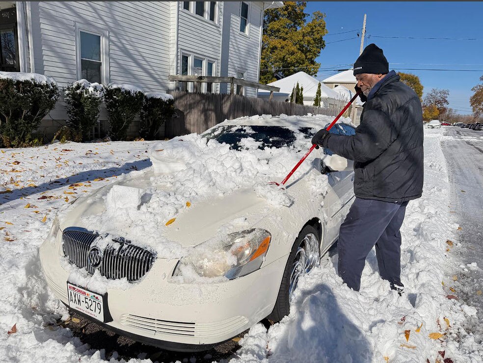 بارش برف پاییزی در ایالت ویسکانسین آمریکا