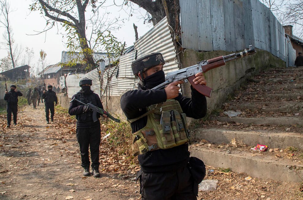 دیدنی های امروز؛ از سیل غزه تا پرتاب ماهواره های استارلینک منفجر کردن خانه مظنون اصلی انفجار اخیر