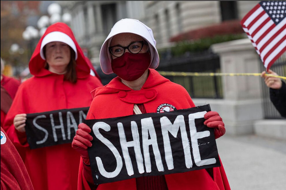 اعتراض علیه ترامپ در مقابل کاخ سفید