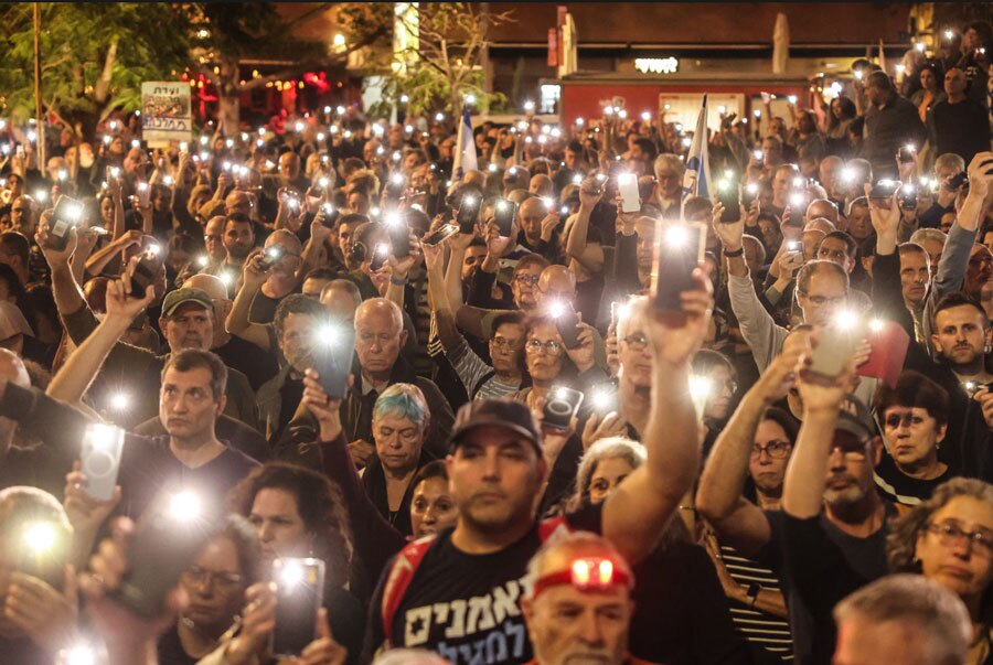 تظاهرات بر ضد نتانیاهو در شهر تل آویو اسرائیل