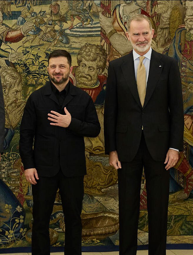 دیدنی های امروز؛ از دیدار بن سلمان با ترامپ تا اسکلت 3 میلیون دلاری یک بچه دایناسور دیدار رئیس جمهوری اوکراین با پادشاه اسپانیا