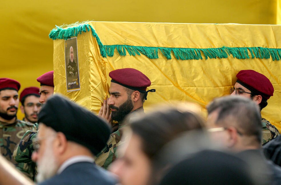 دیدنی های امروز؛ از جنجال "برقع" در سنای استرالیا تا پذیرایی ویژه از سگ پلیس در آمریکا مراسم تشییع پیکر "هیثم علی طباطبایی"