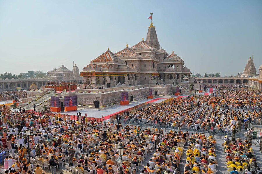 دیدنی های امروز؛ از بوقلمون های روز شکرگزاری در کاخ سفید تا دردسر باران برای مردم غزه مراسم اتمام ساخت معبد "سریرام" هندوها