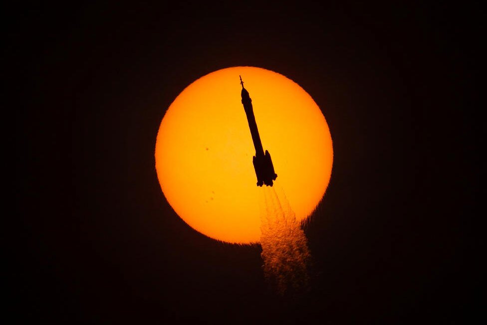 دیدنی های امروز؛ از بوقلمون های روز شکرگزاری در کاخ سفید تا دردسر باران برای مردم غزه پرتاب فضاپیمای شنژو-22 چین به فضا