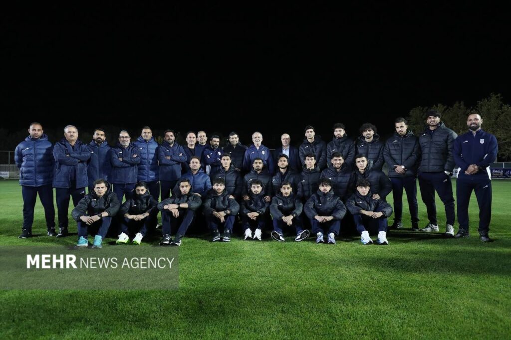 پا به توپ شدن رئیس جمهور در تمرین تیم ملی فوتبال/ عکس رئیس جمهور در تمرین تیم ملی فوتبال