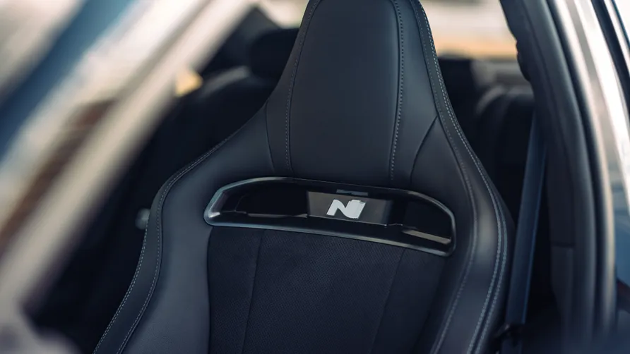 هیوندای آیونیک ۶ N