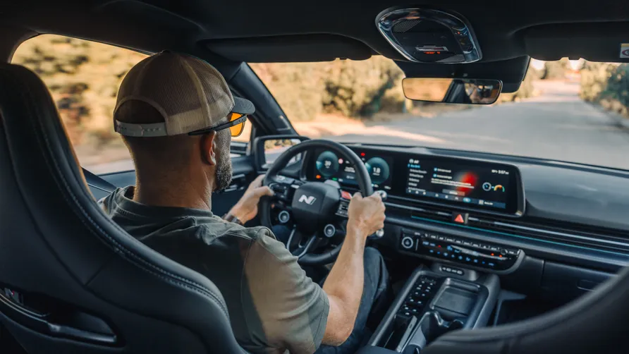 هیوندای آیونیک ۶ N