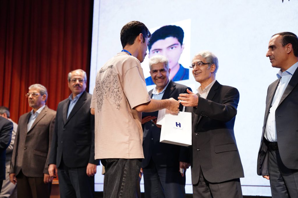 بانک صادرات دانشجوی نخبه المپیادی