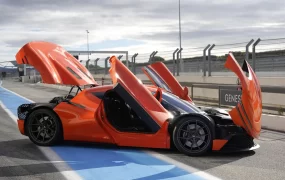 جنسیس محوری جدید با موتور وسط