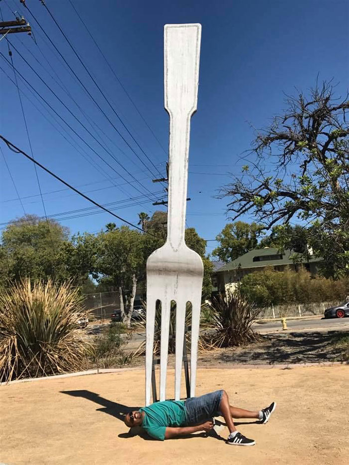 وقتی مجسمهها سوژه می شوند؛ نگاهی به خلاقیتهای طنز عکاسی عکاسی طنز