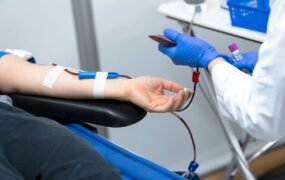 آزمایش ضروری که بعد از ۴۰ سالگی باید حتماً انجام دهید آزمایش