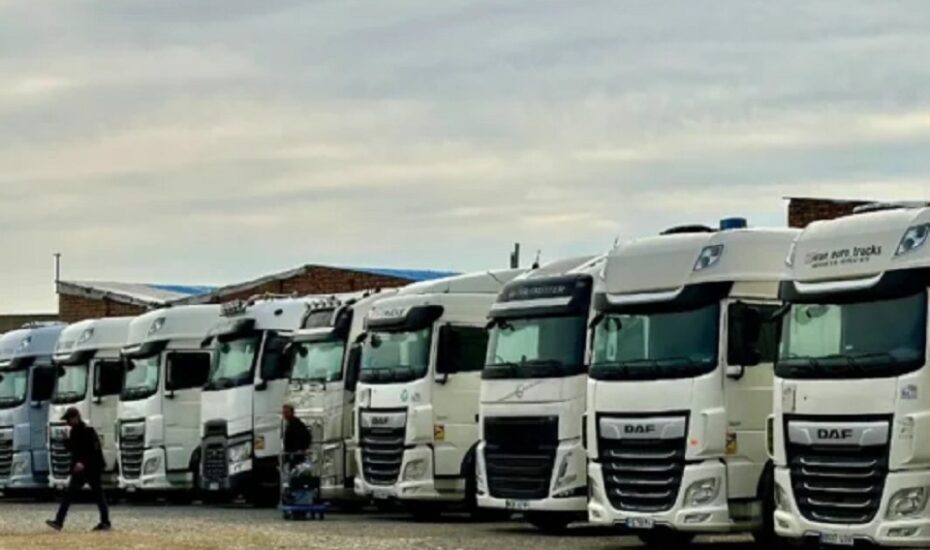 ترخیص اتوبوس‌ و خودروهای سنگین بدون مانع انجام می‌شود