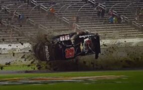 تصادف در مسابقه اتومبیلرانی در آرژانتین/ فیلم تصادف در مسابقه اتومبیلرانی در آرژانتین