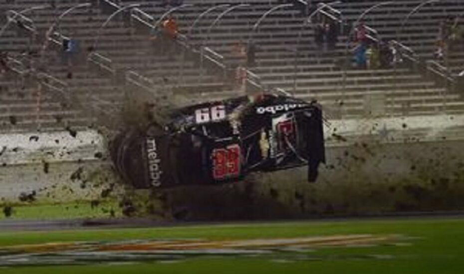 تصادف در مسابقه اتومبیلرانی در آرژانتین/ فیلم تصادف در مسابقه اتومبیلرانی در آرژانتین