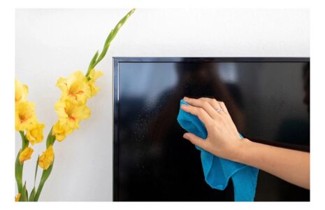 تلویزیون خود را خراب نکنید/ راهنمای صحیح تمیز کردن صفحه نمایش