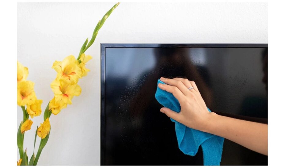 تلویزیون خود را خراب نکنید/ راهنمای صحیح تمیز کردن صفحه نمایش