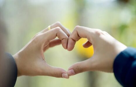 تمایل زنان و مردان به داشتن همسر جوان‌تر