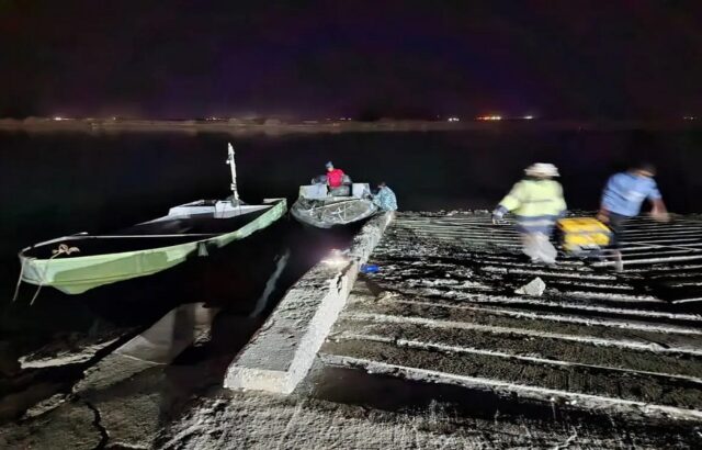 توقیف قایق آب‌های جاسک