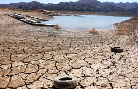 سد کشور در آستانه خشکی کامل/ تنها کمتر از ۵ درصد آب باقی مانده! خشکی