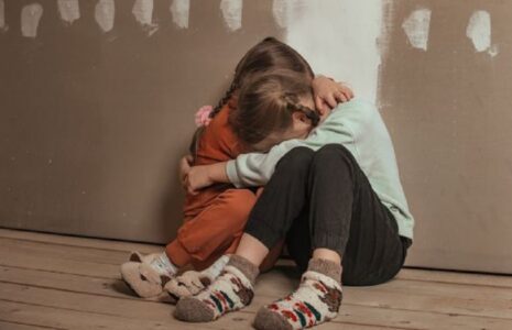 زخم‌های ناپیدای کودکی