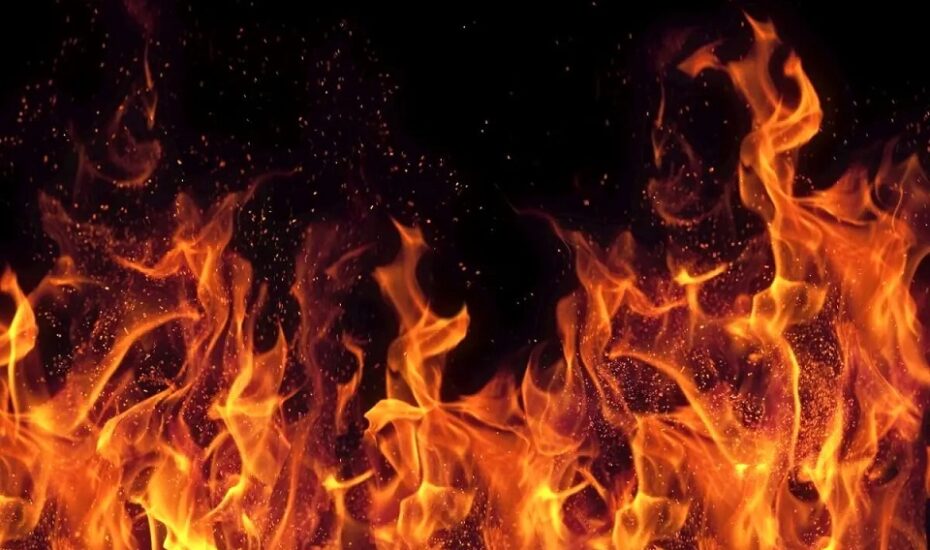 سوختگی شدید سه عضو یک خانواده در آتش‌سوزی منزل مسکونی