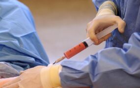 سوزاندن جسد زن جوان پس از تزریق ژل توسط پزشک زیبایی