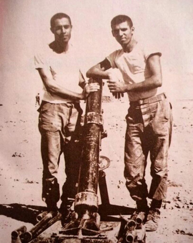 تصویر زیرخاکی از خسرو شکیبایی در زمان سربازی