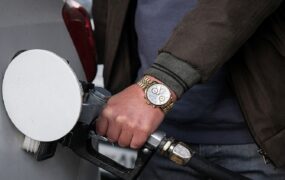 قیمت رسمی بنزین سوپر وارداتی اعلام شد قیمت رسمی بنزین سوپر وارداتی اعلام شد