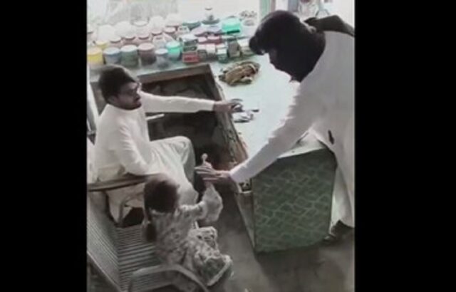 لحظه‌ای که یک آبنبات، سارق را از دزدی منصرف کرد