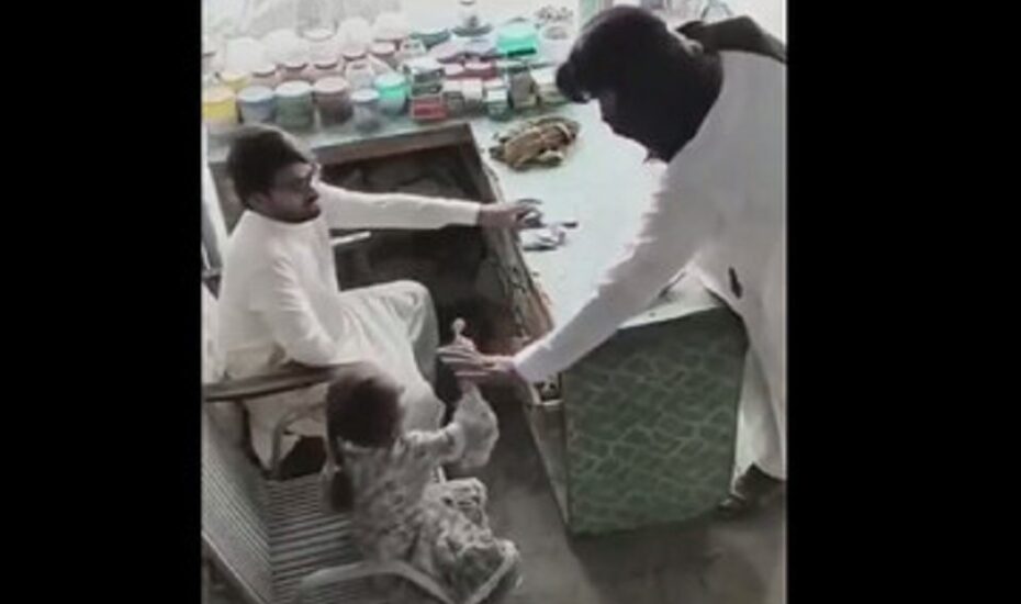 لحظه‌ای که یک آبنبات، سارق را از دزدی منصرف کرد