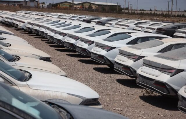 پارکینگ خودرو های وارداتی